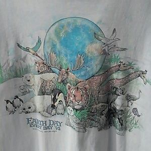 Earth Day National Wildlife Vintage T shirt